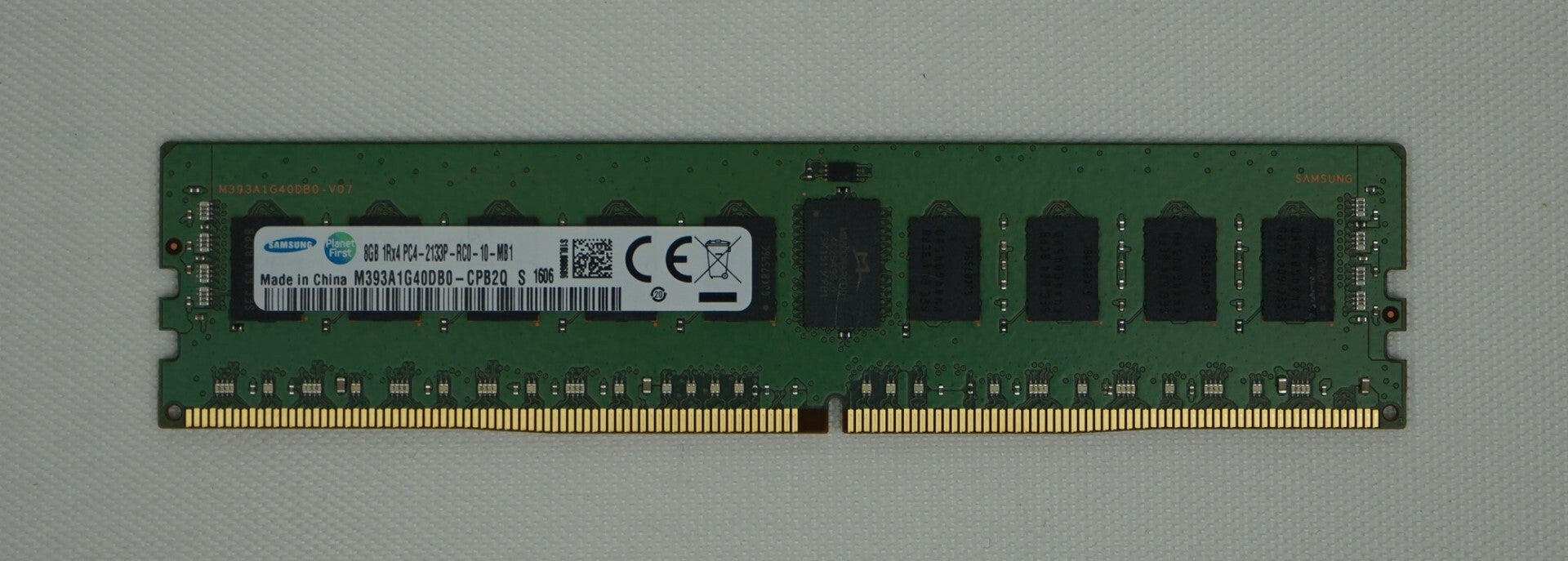 Memory-RAM--Server-Workstation--Samsung--M393A1G40DB0-CPB-Open-Box